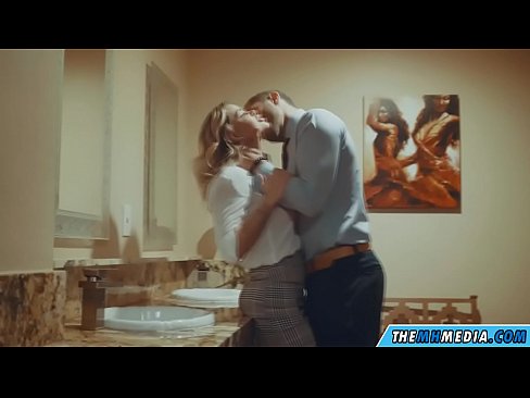 ❤️ Nigbati bilondi ti oyan ba tan ọ ni yara isinmi ti gbogbo eniyan ️❌  wa %yo.downloadassertion.top ️❤